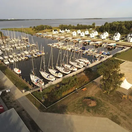 Exklusive Ferienwohnung Mit Blick Auf Den Yachthafen Peenemunde Extérieur photo
